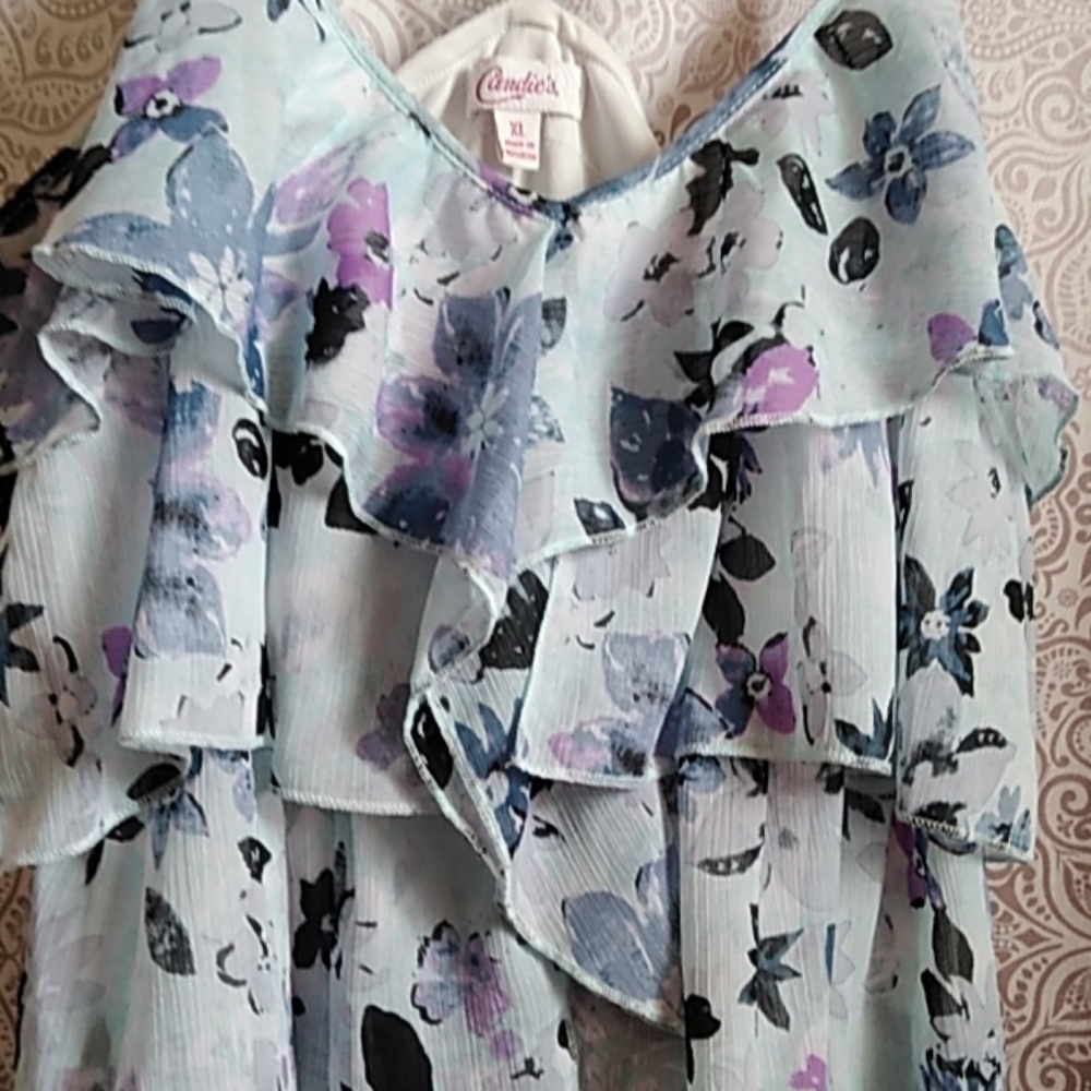 Spring/Summer blouse - Picture 3 of 3